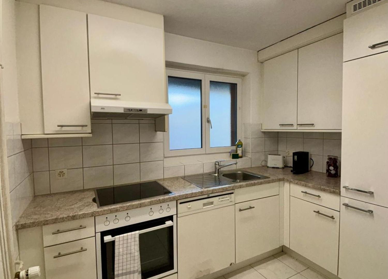 Apartment Plain & Practical *