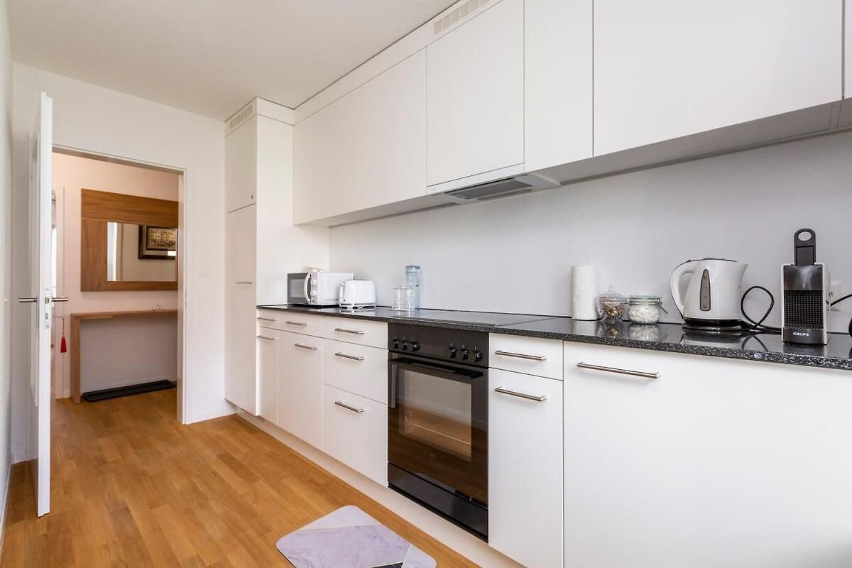 Kaya 2a - Downtown 2br With Balcony