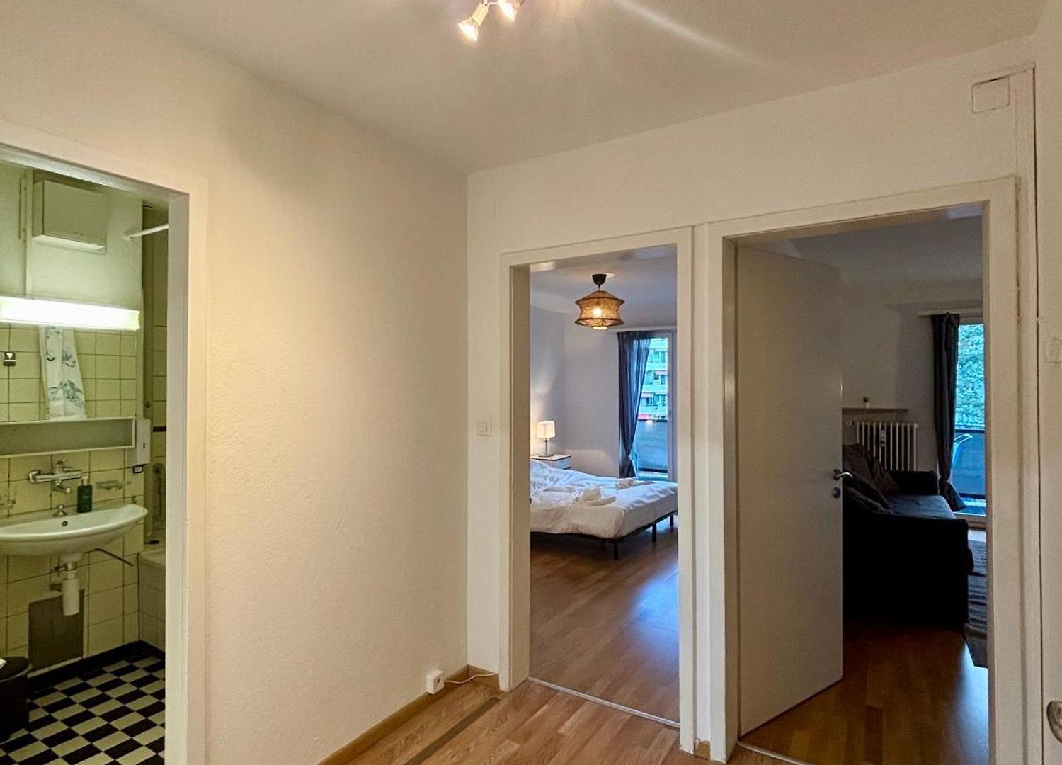 Plain & Practical Apartment