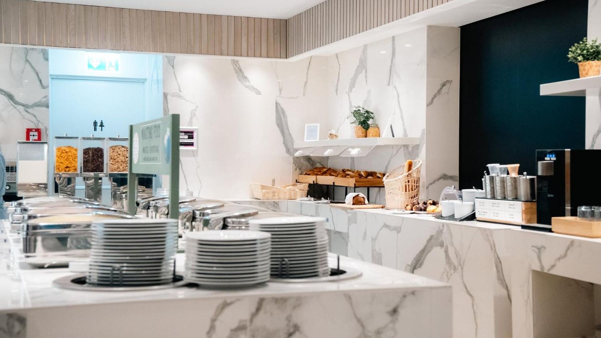 Crowne Plaza Zürich, An Ihg 4*