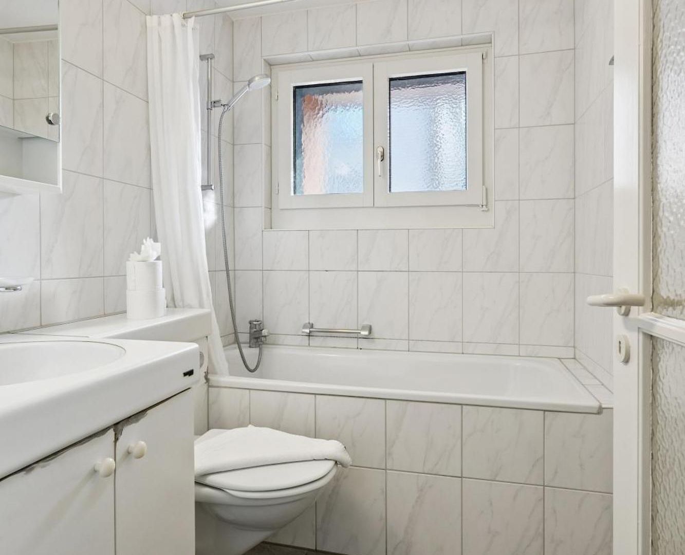 - Crown 25 Apartment