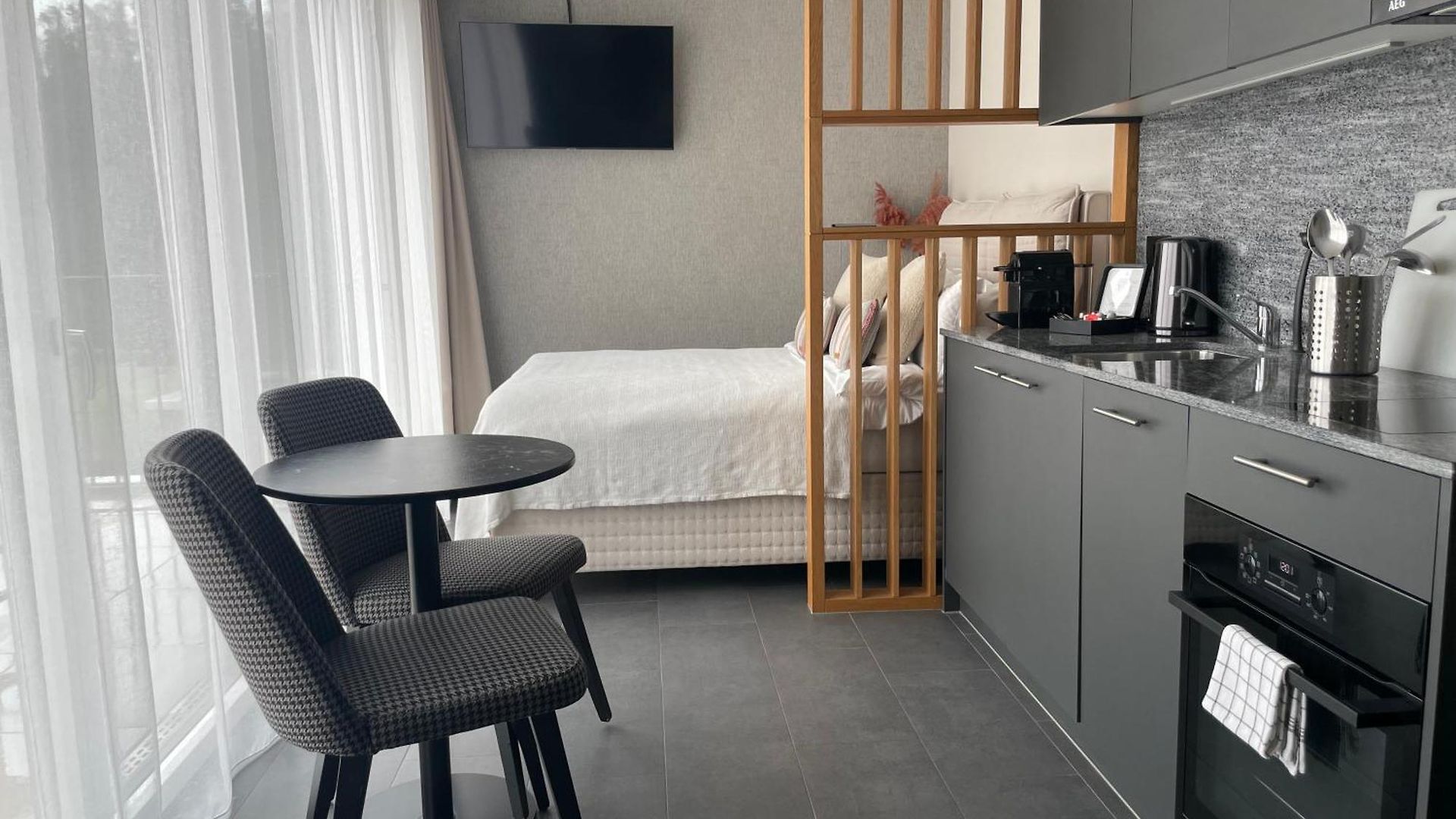 Aparthotel Lamira Serviced 4*