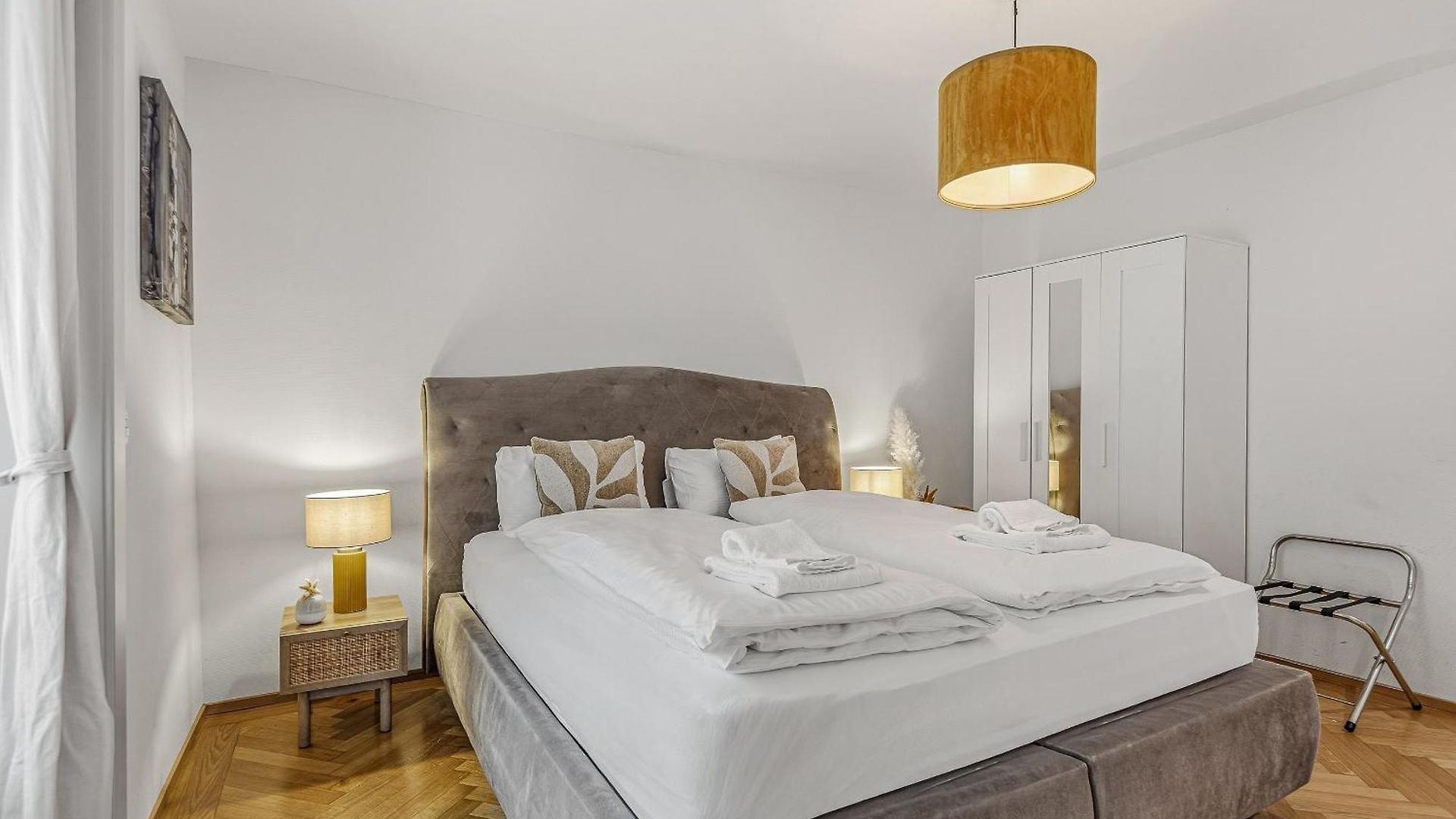 Im Stadtzentrum Gelegenes Mit Kingsize Bed