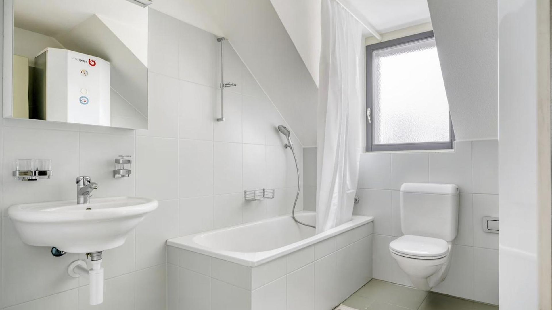 Apartment Charming In 4 Zurich