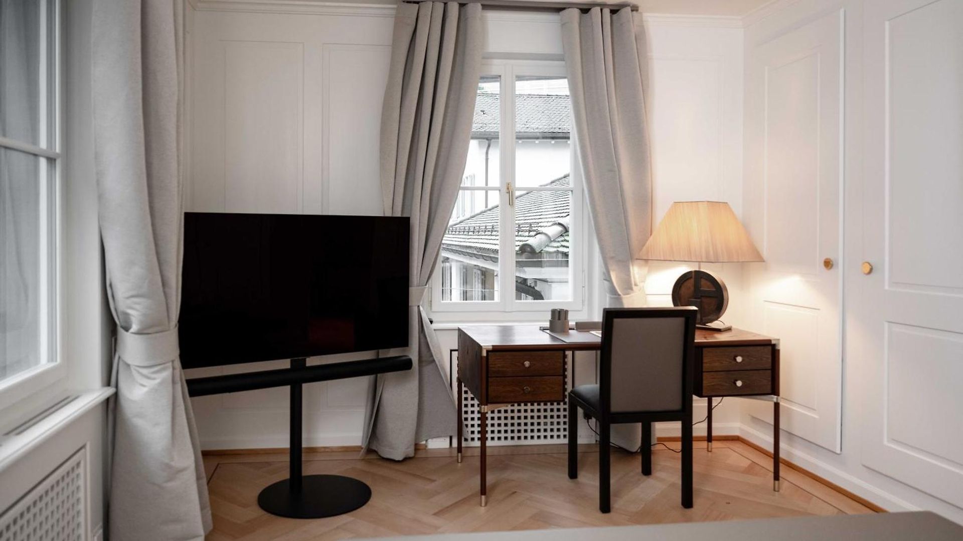 Mews House Hotel *