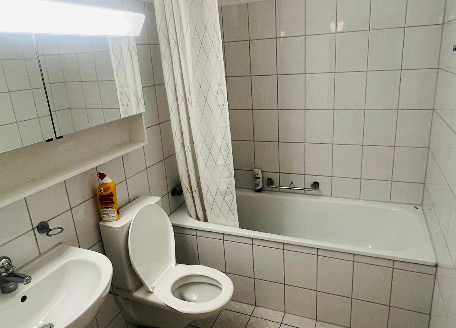 Private In Centre *