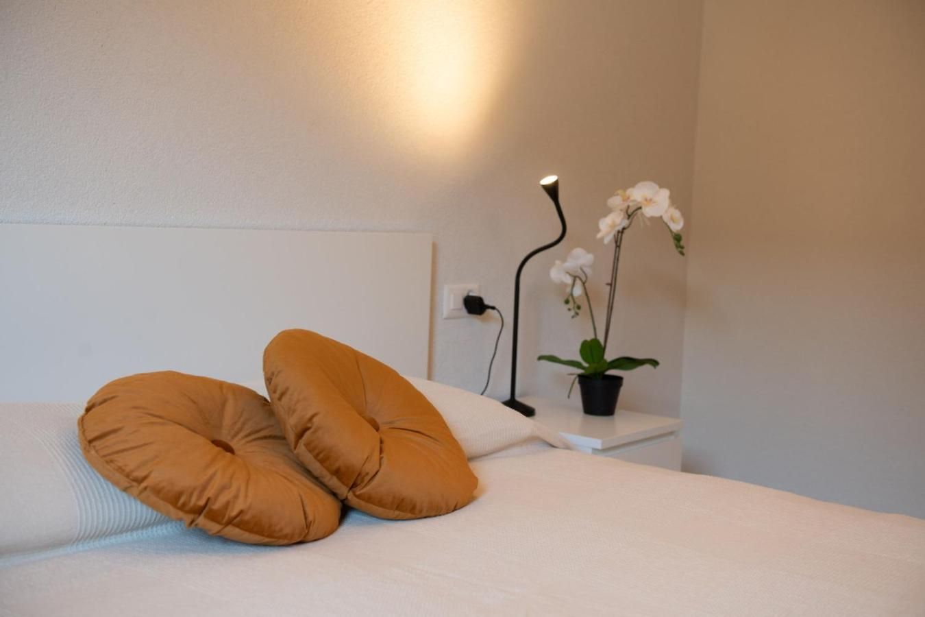 Leaf In Oerlikon Apartment
