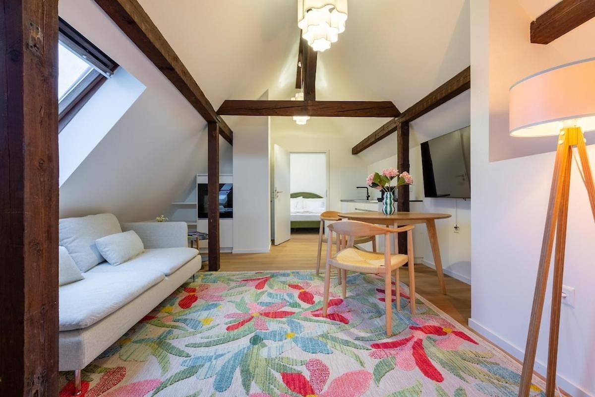Nest 1 King Bed Near Hb