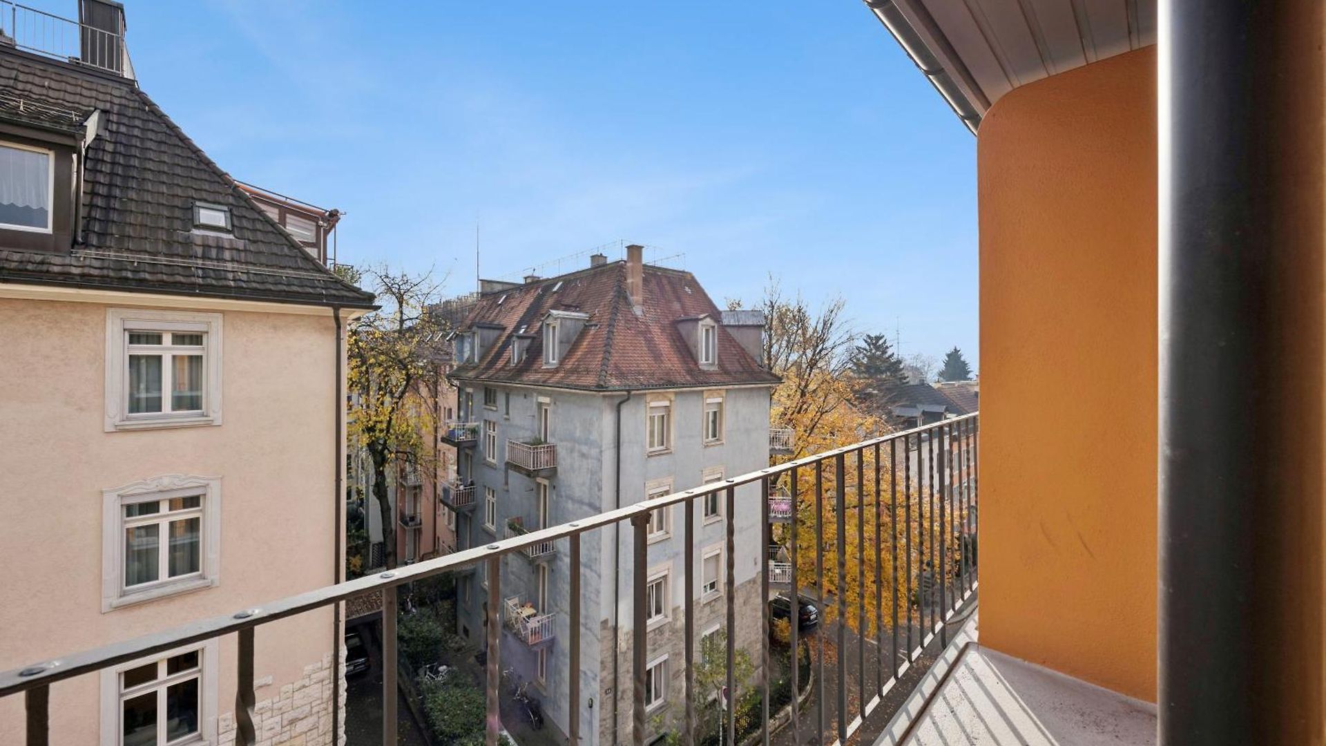 Very Centrally Located - Crown 15 Apartment