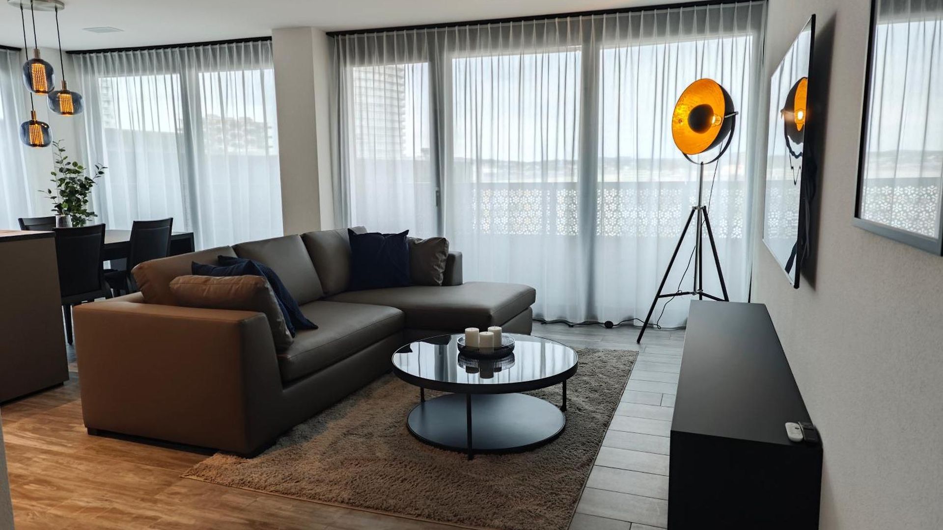Sun Tower Apartment *