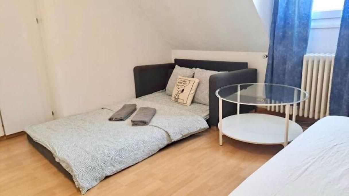 Hb Station Studio, Leon Apartment