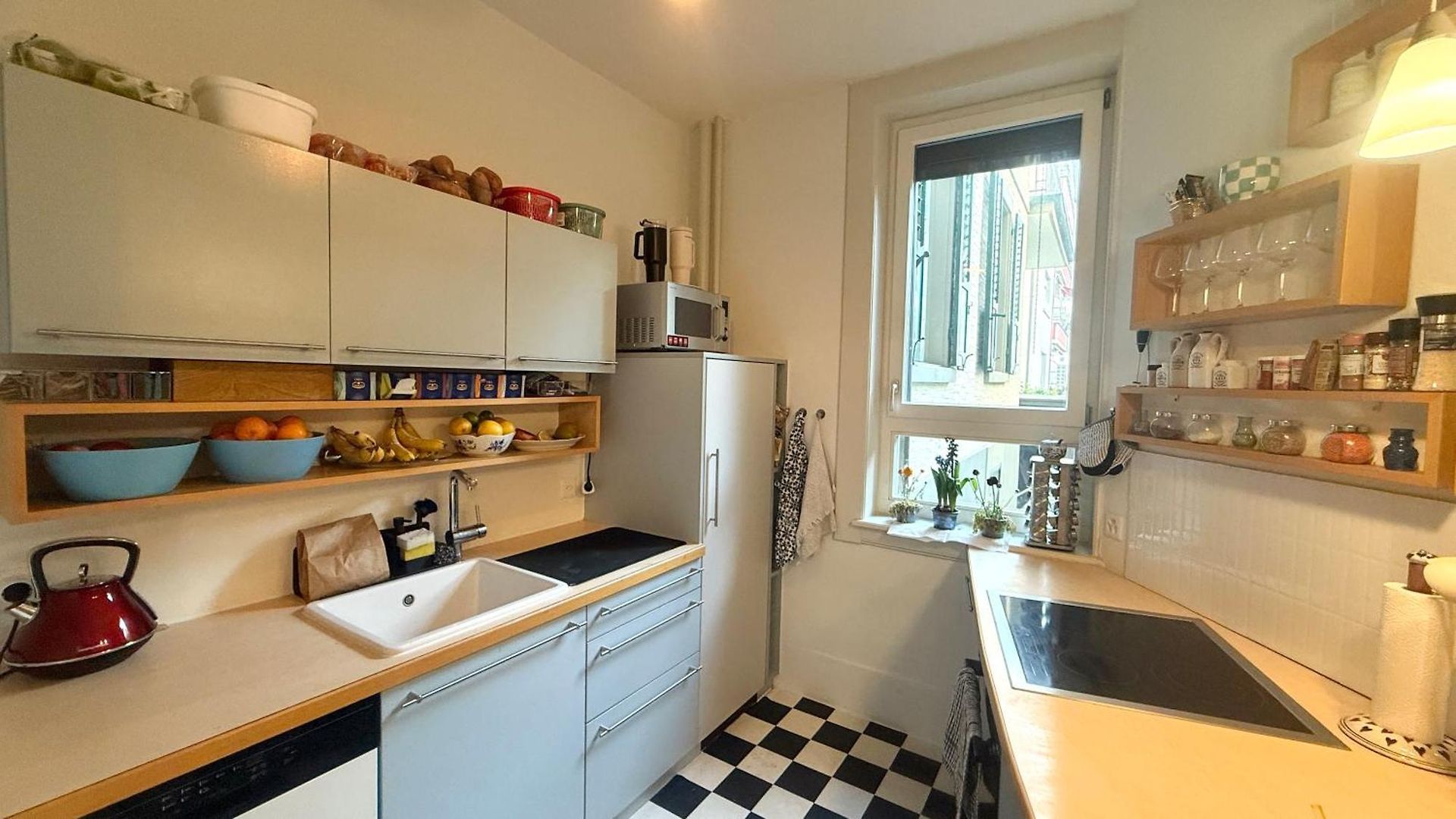 Geraeumiges In Charmantem Altbau Zurich