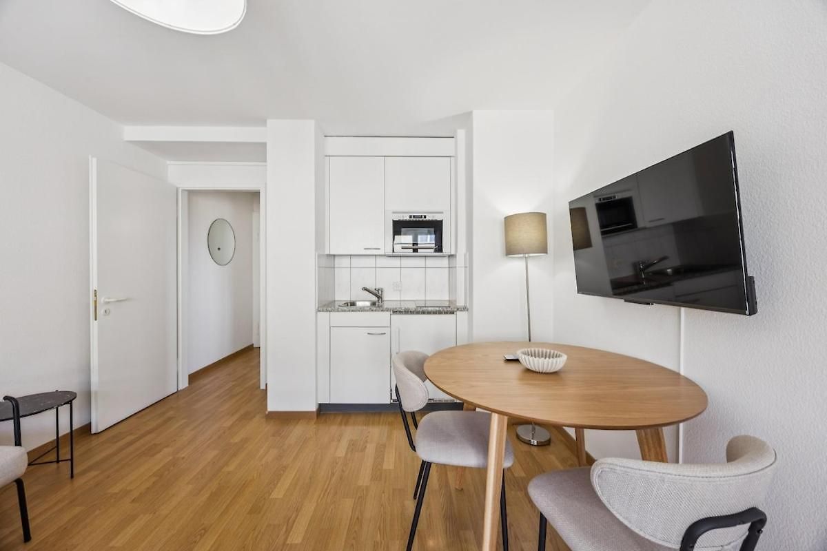 Wifi, Smart Tv, Centre, Queen Bed - Cr 18 Apartment
