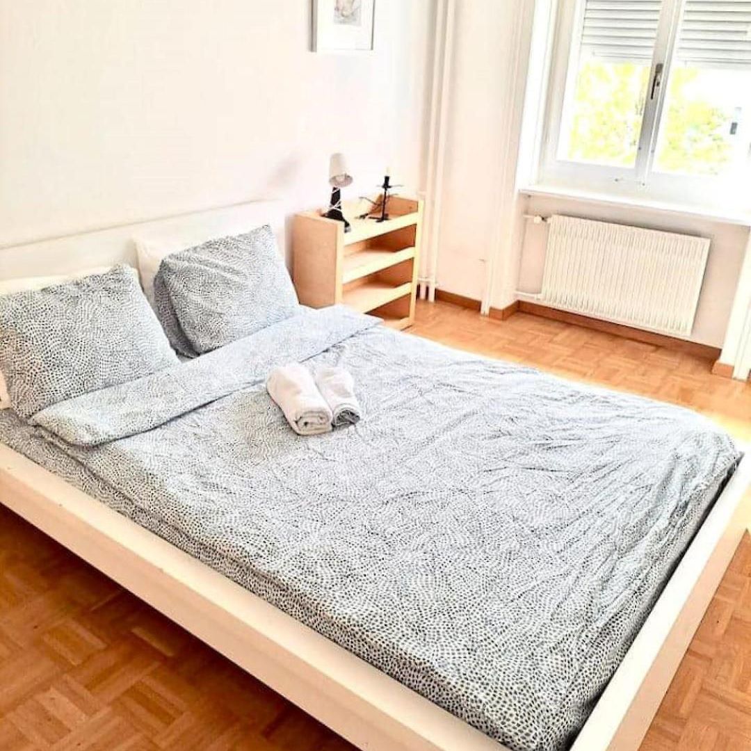 3 Center Flat, Hb Konrad Zurich