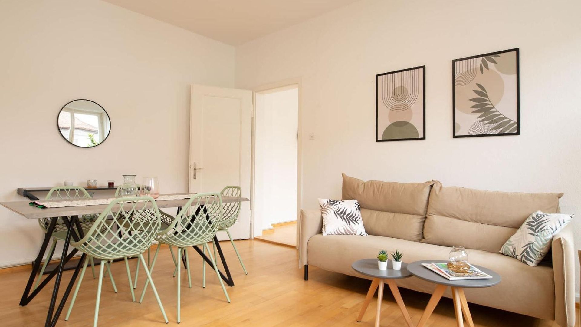 Spacious Flat With Game & Pool Table Apartment *