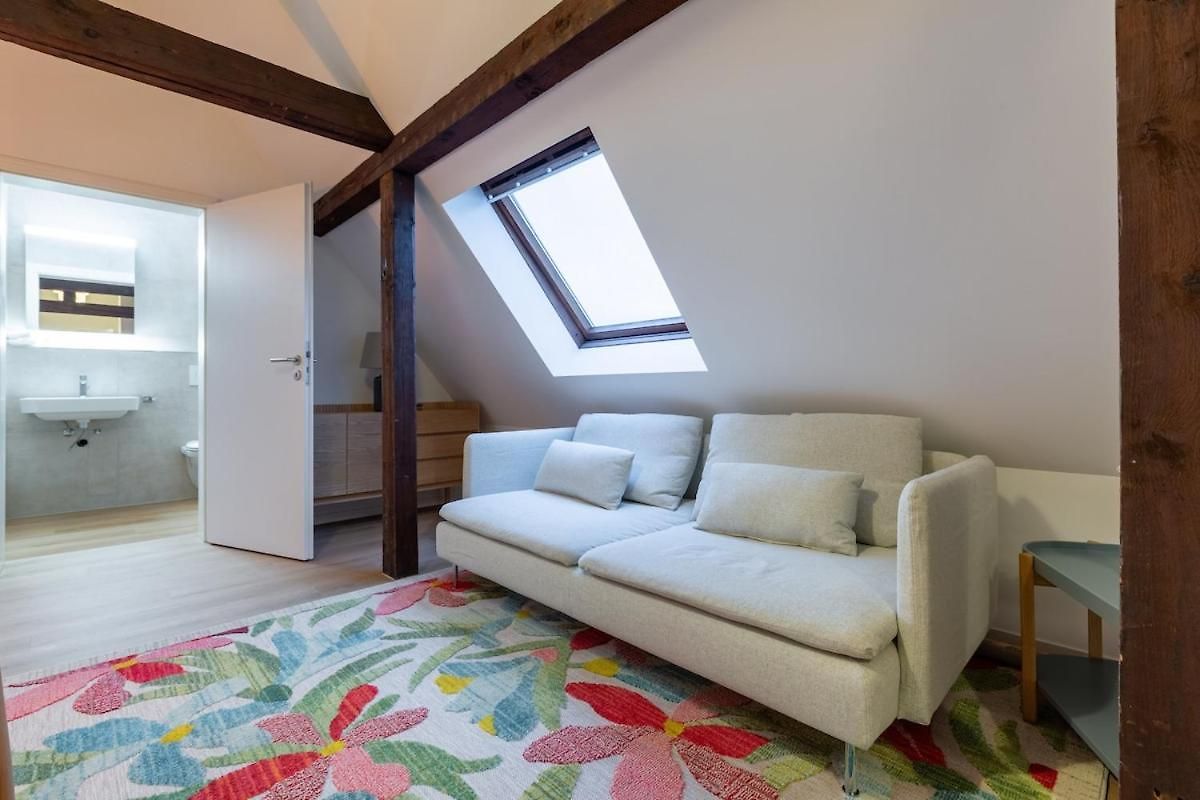 Nest 1 King Bed Near Hb Apartment *