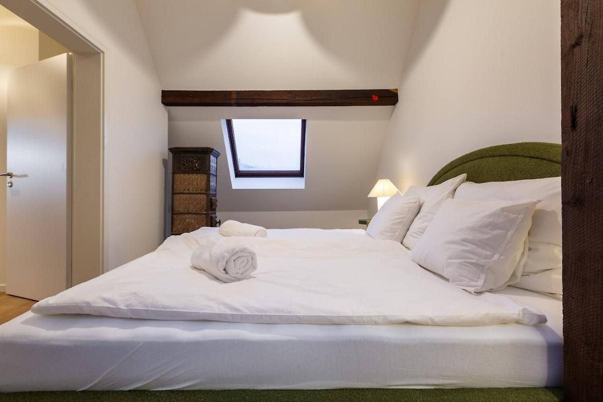 Apartment Nest 1 King Bed Near Hb