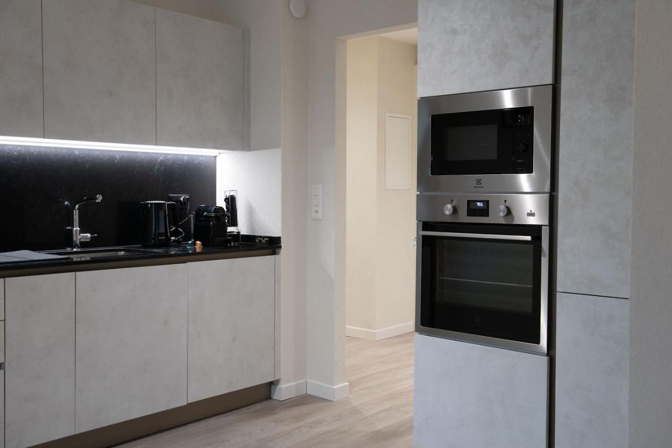 Golden Harmony In Oerlikon Apartment Zürich