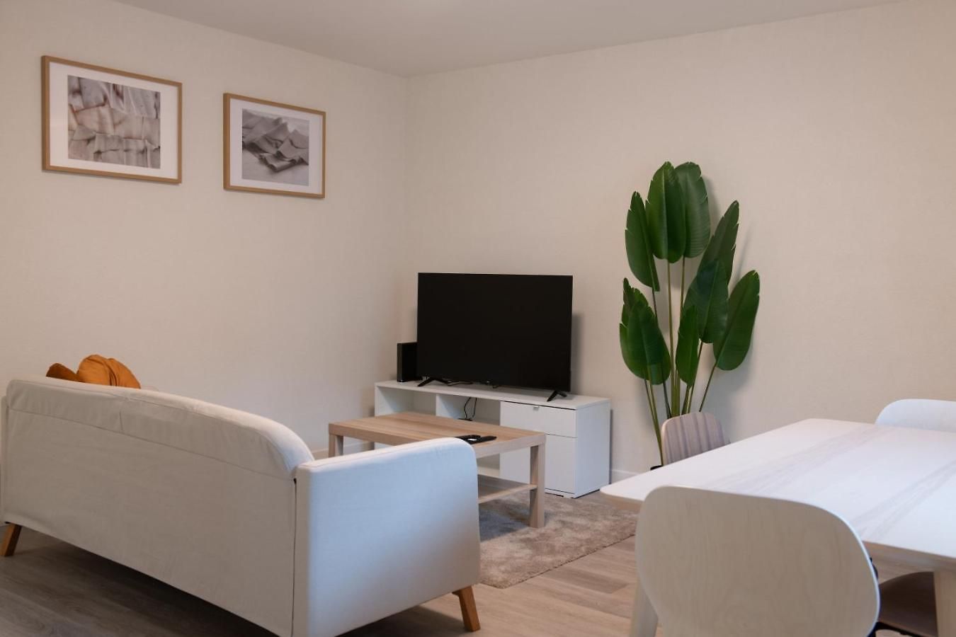 Pure Living In Oerlikon Apartment