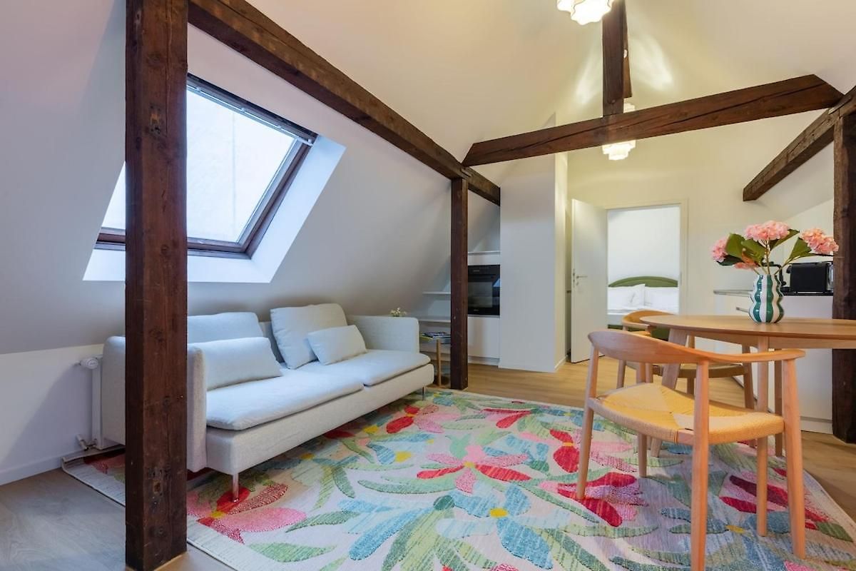 Apartment Nest 1 King Bed Near Hb