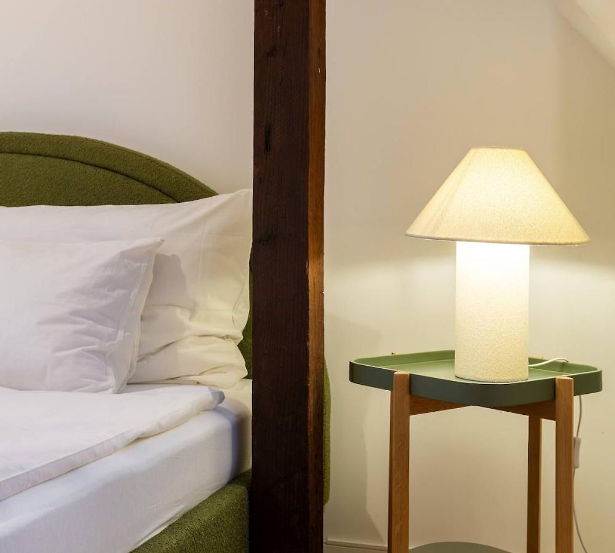 Nest 1 King Bed Near Hb Zürich