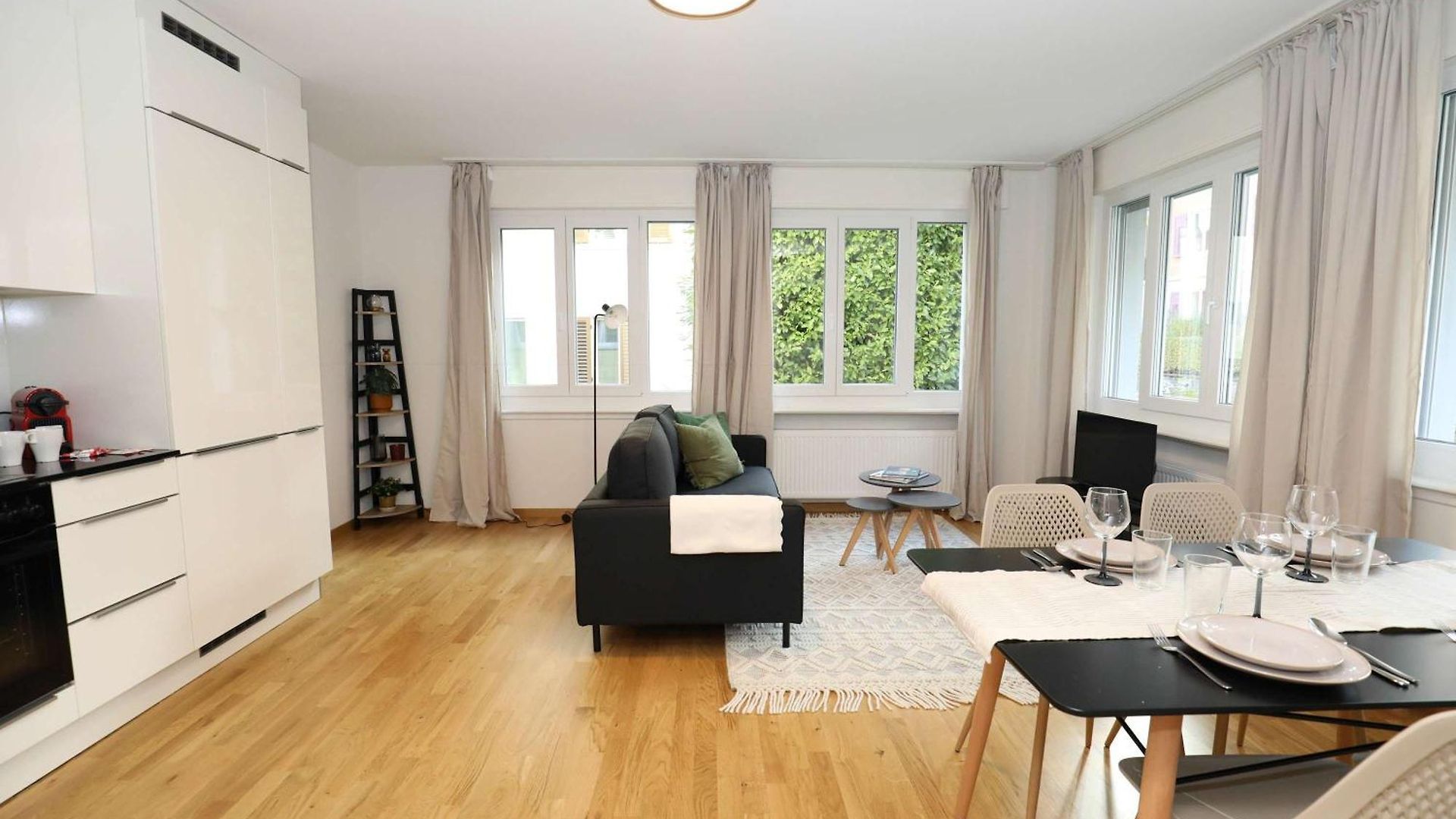 Apartment New Center With Private Entry & Parking Zurich
