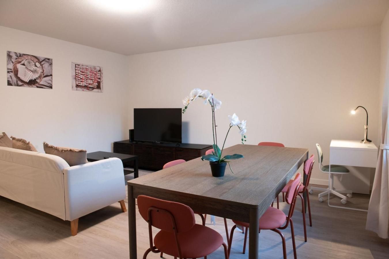 The Line In Oerlikon Apartment