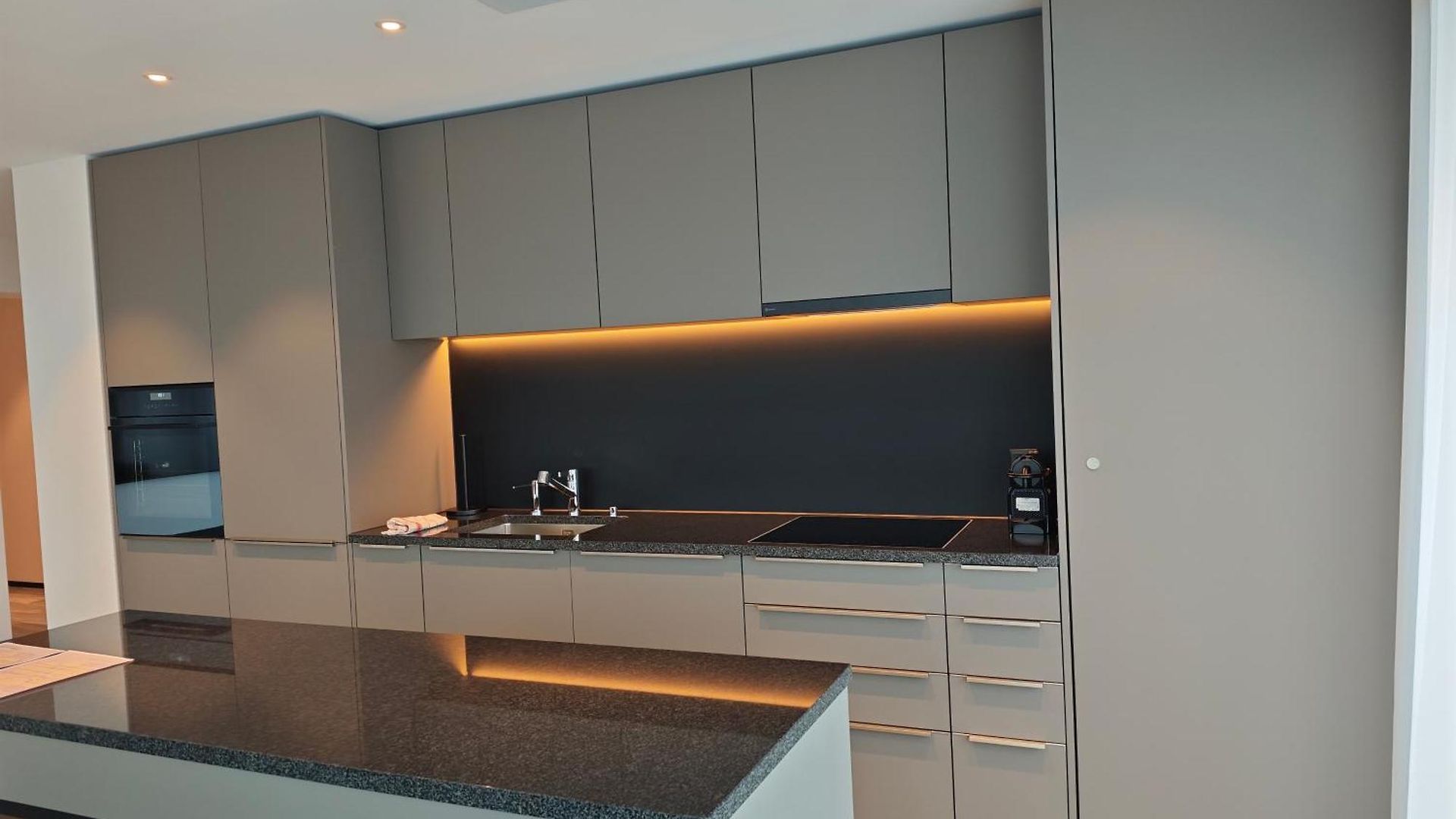 Apartment Sun Tower Zurich