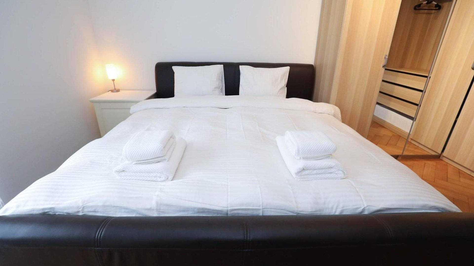 Steps From Sihlcity Free Parking Dining And Transit Apartment *