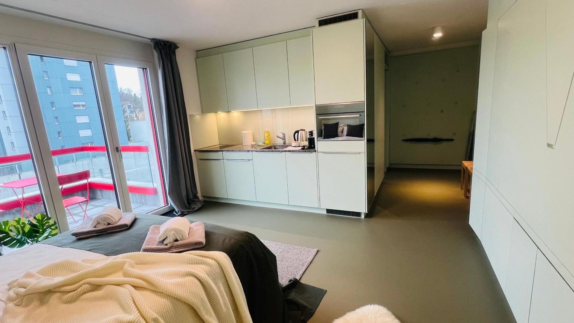 Modern Living, Luxe *