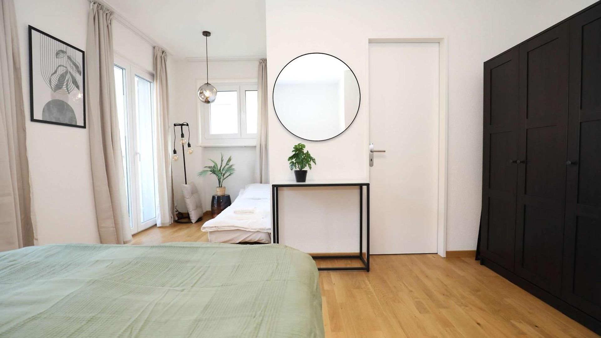 New Center With Private Entry & Parking * Zurich