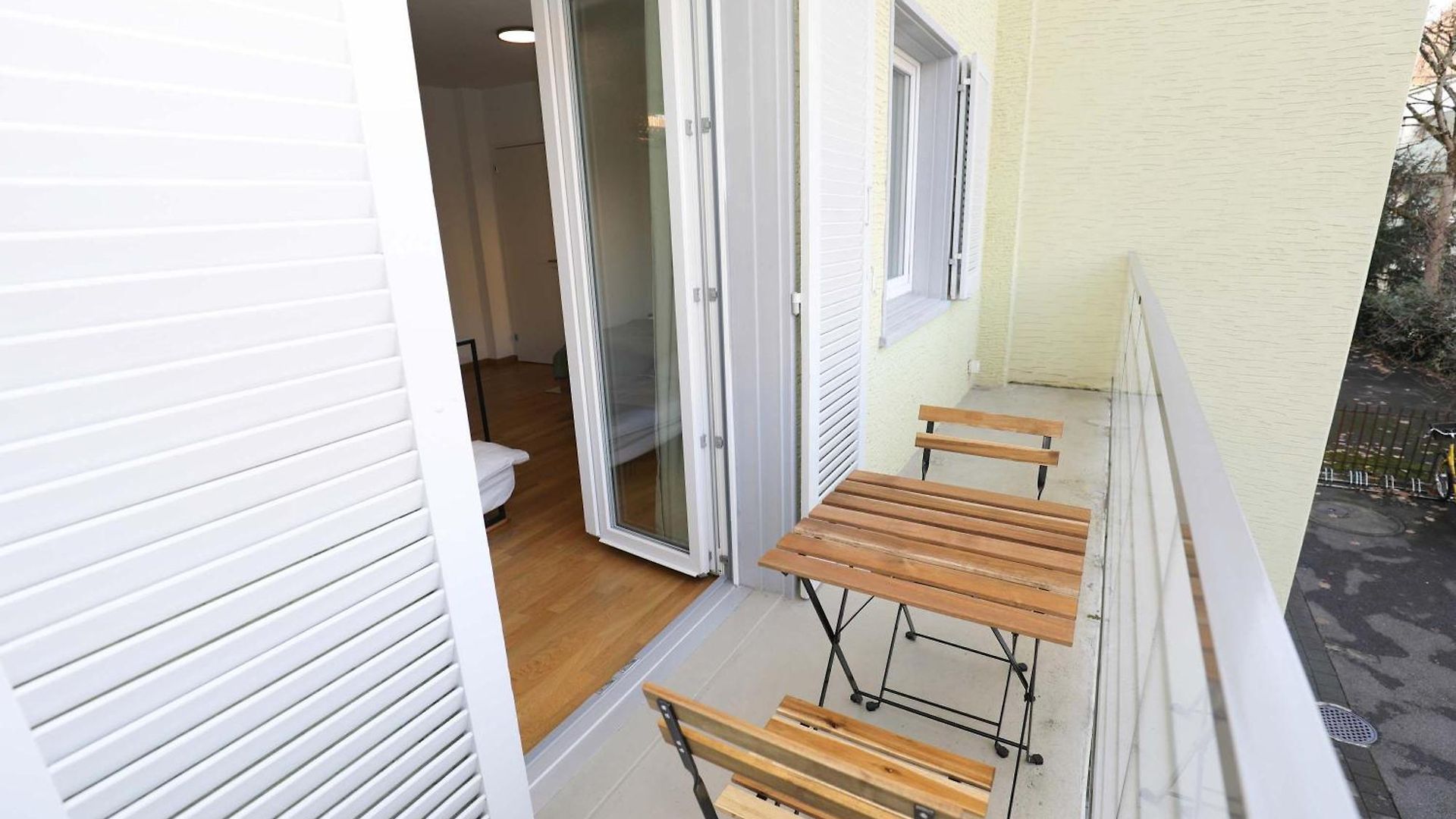 New Center With Private Entry & Parking Apartment Zurich