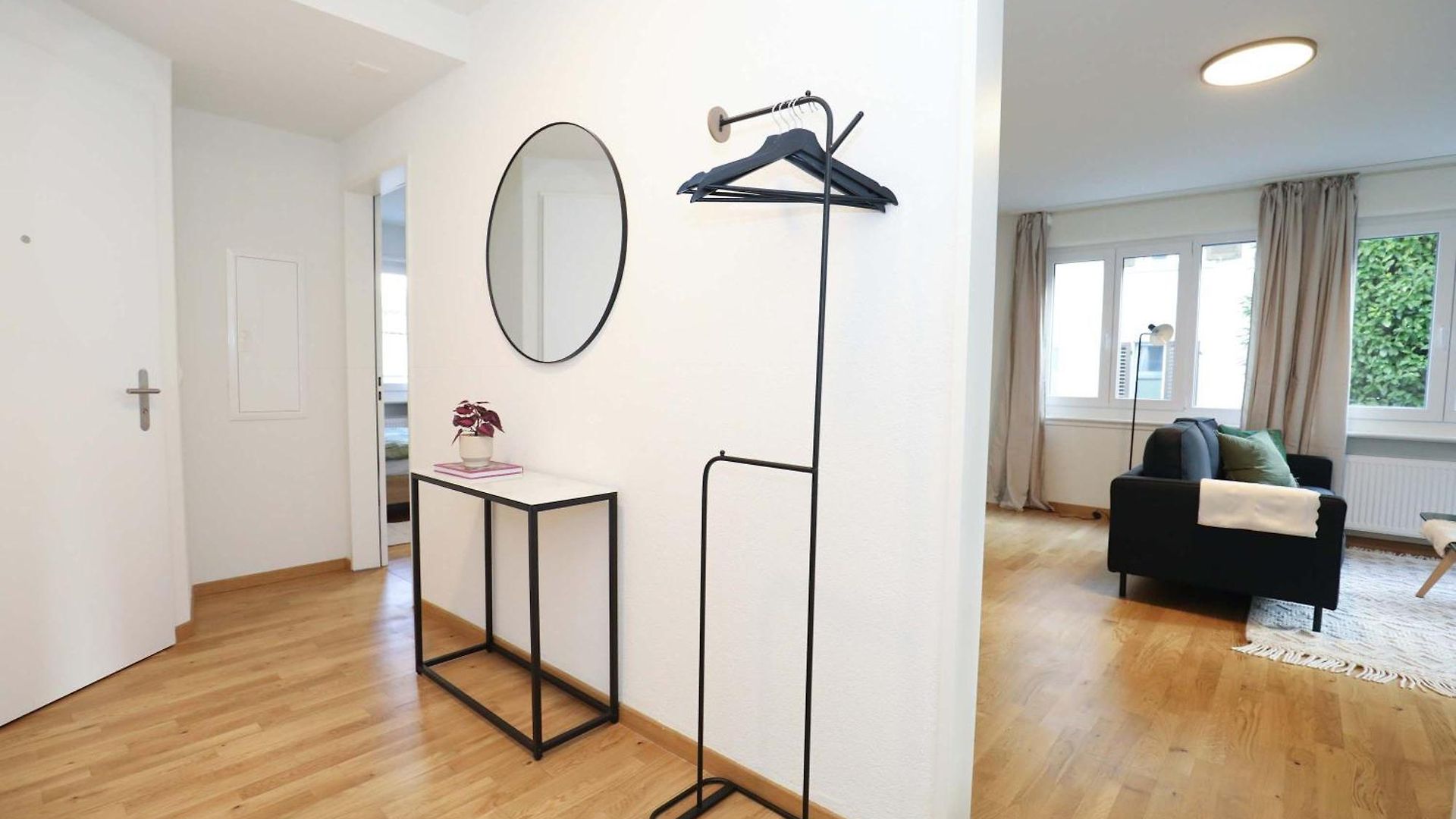 New Center With Private Entry & Parking Zurich