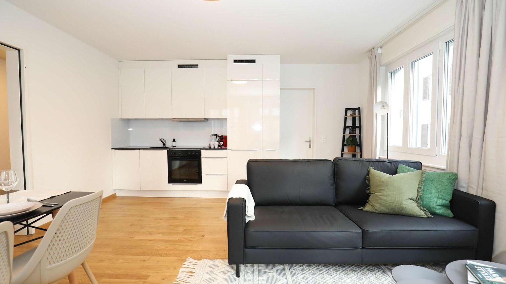 New Center With Private Entry & Parking * Zurich