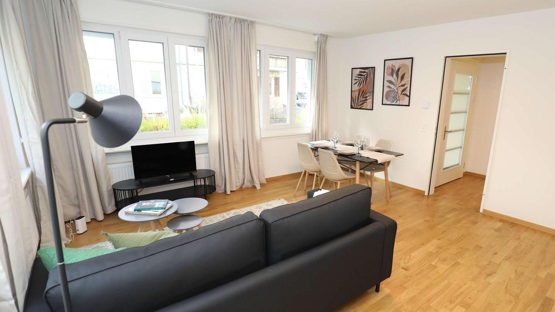 Apartment New Center With Private Entry & Parking Zurich