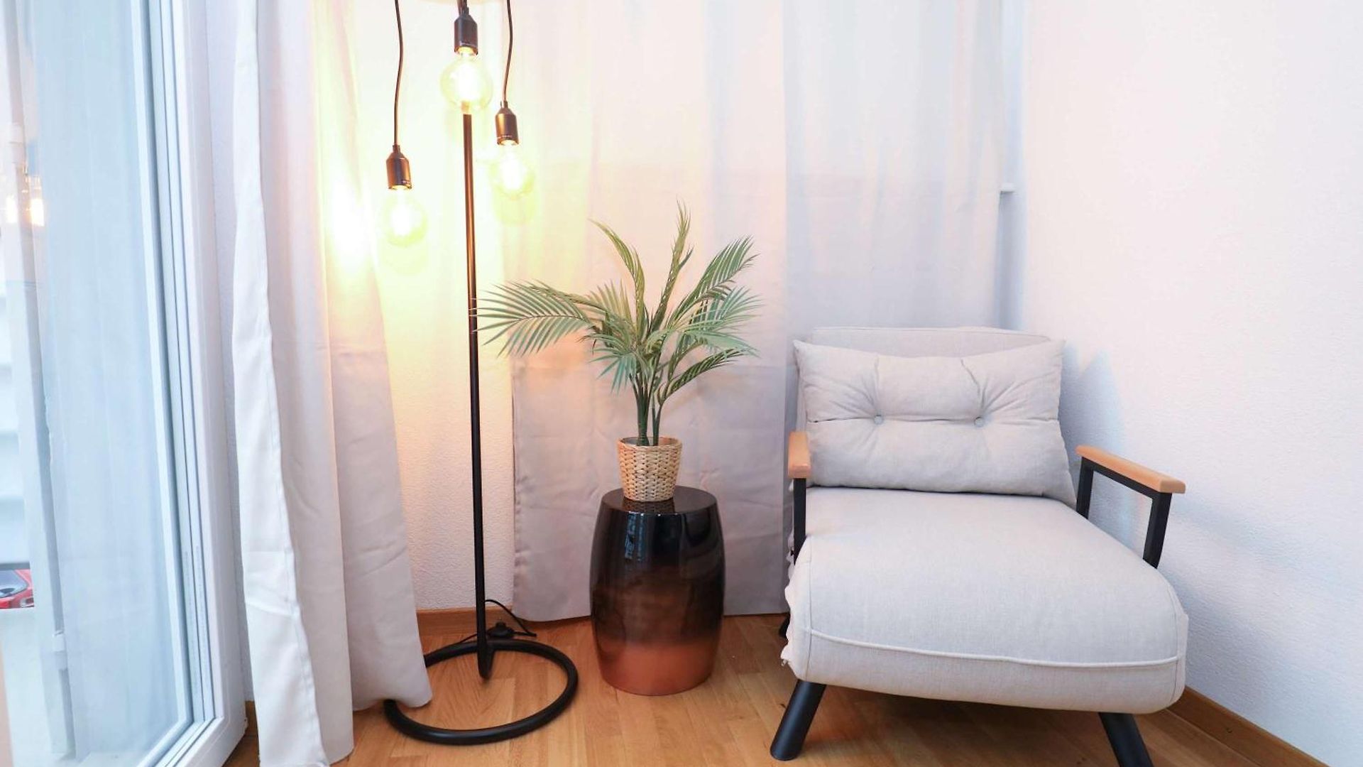 New Center With Private Entry & Parking Zurich