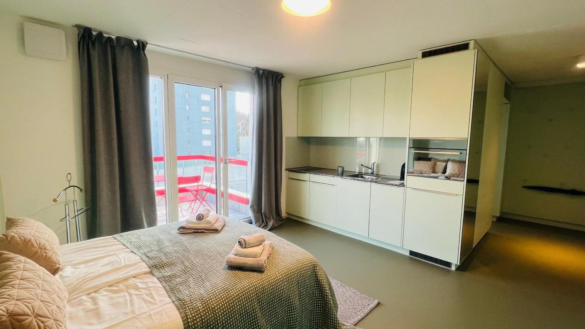 Modern Living, Luxe *