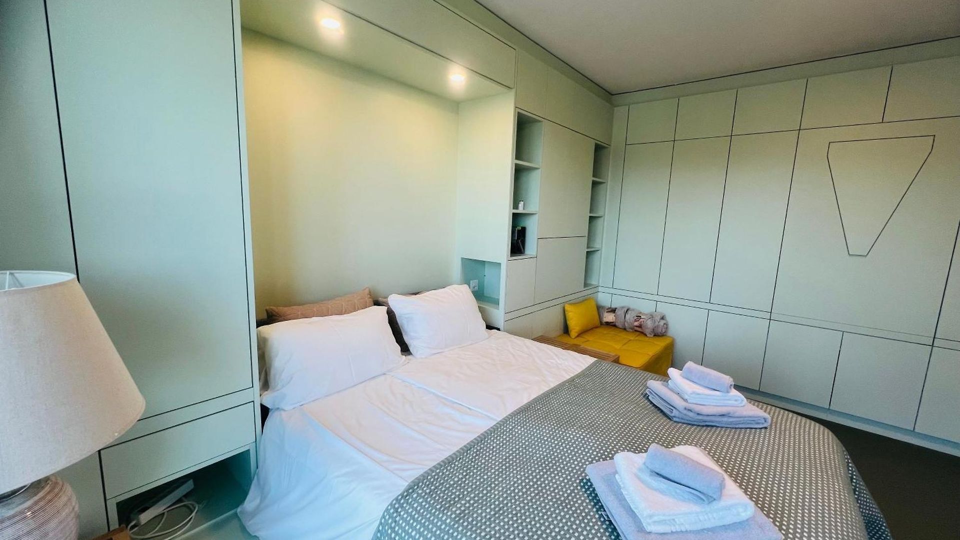 Modern Living, Luxe *