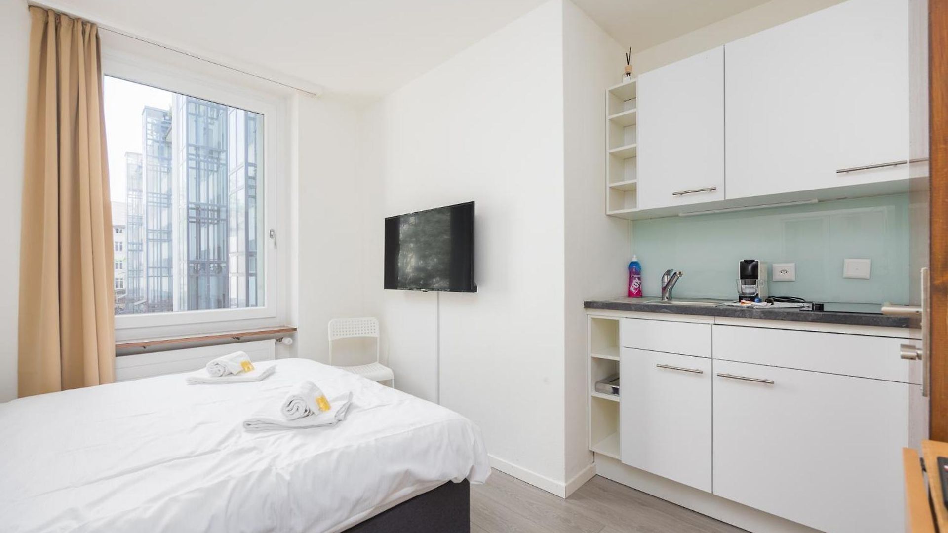 Apartment Delta - Bertastrasse - Self Check-in Zurich