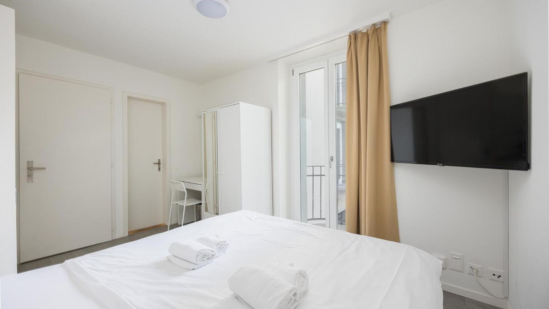Apartment Delta - Bertastrasse - Self Check-in Zurich