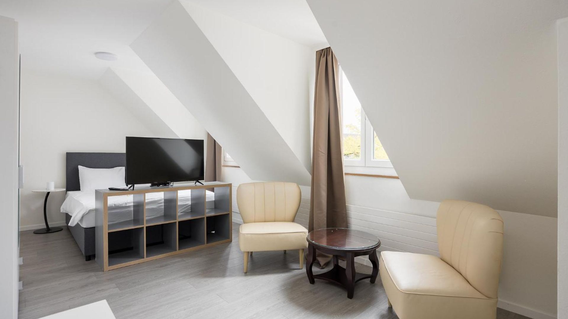 Delta - Bertastrasse - Self Check-in Apartment Zurich