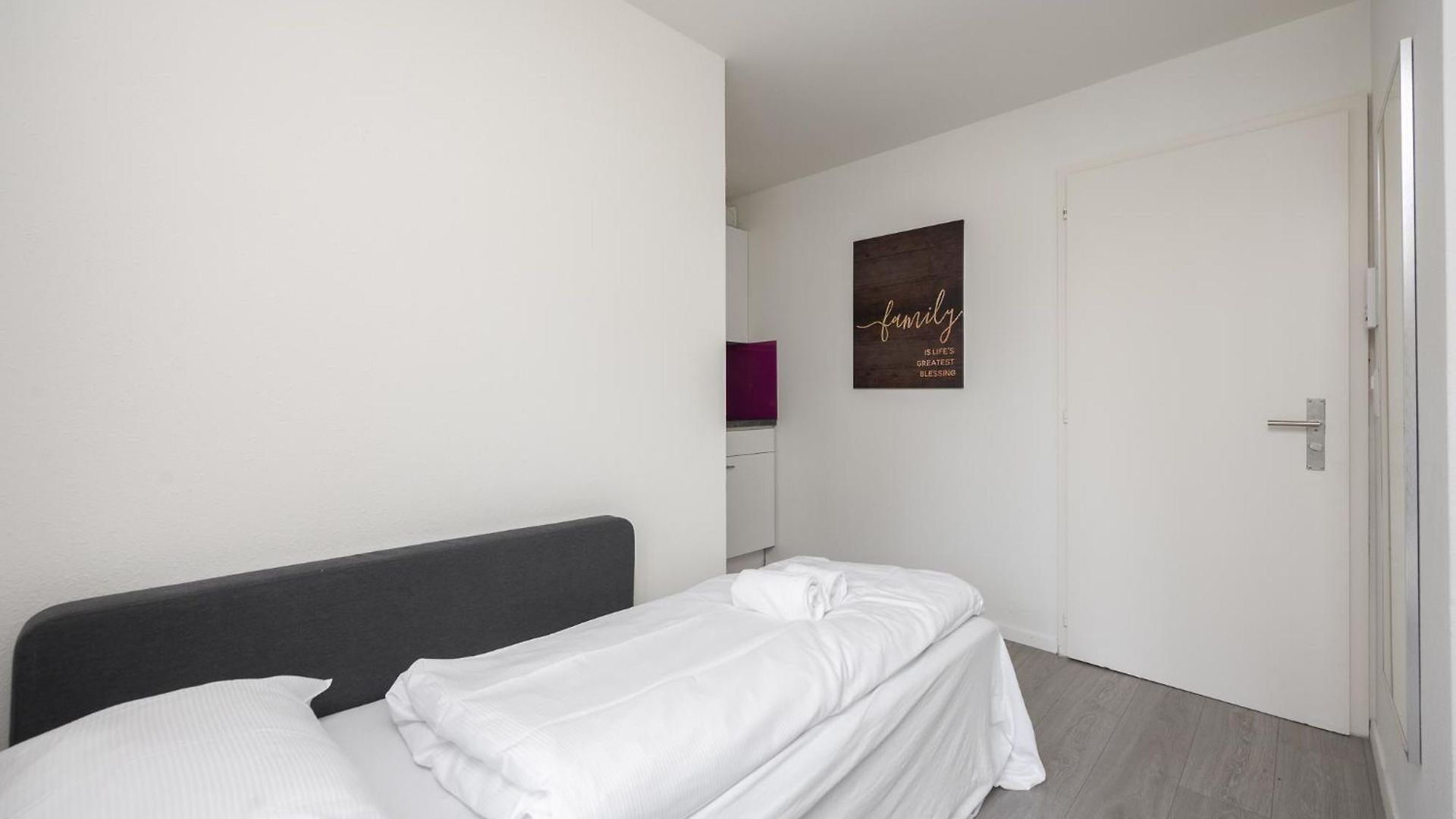 Apartment Delta - Bertastrasse - Self Check-in Zurich
