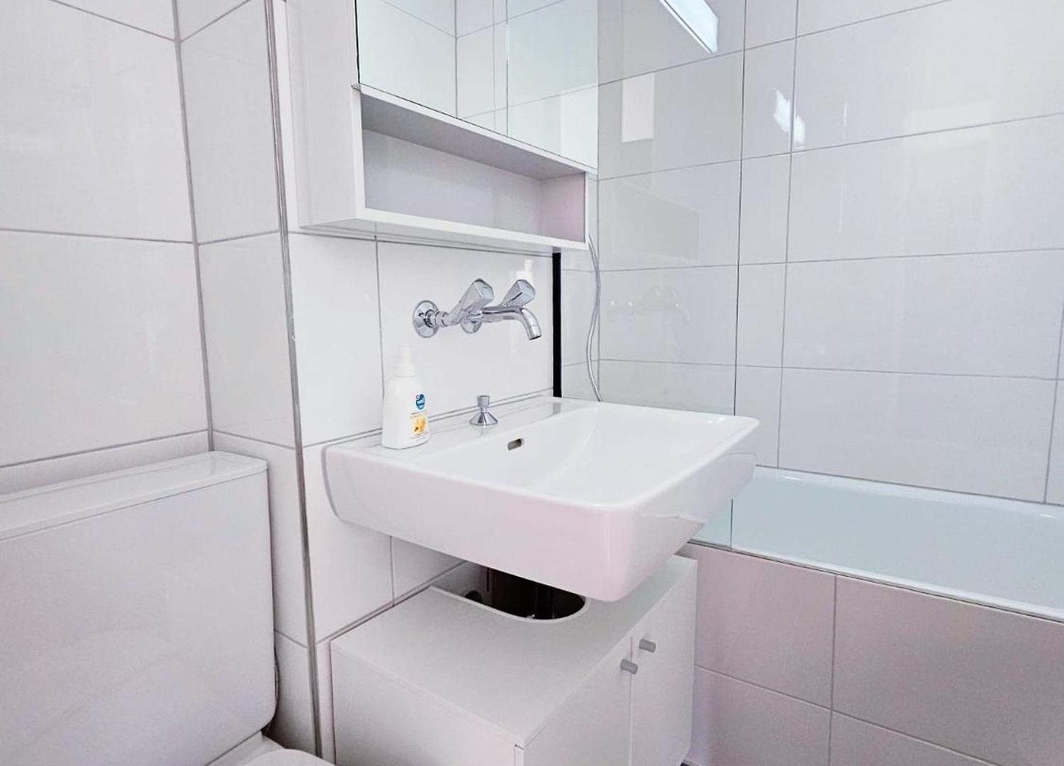 Delta - Bertastrasse - Self Check-in Apartment Zurich