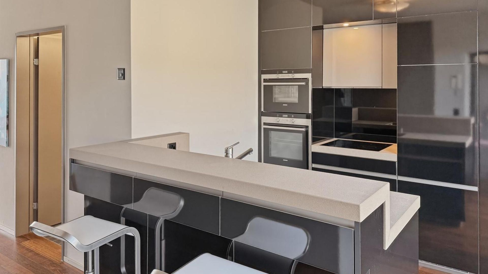Comfortable 1br Flat At Great Location - Baron 44 Apartment *