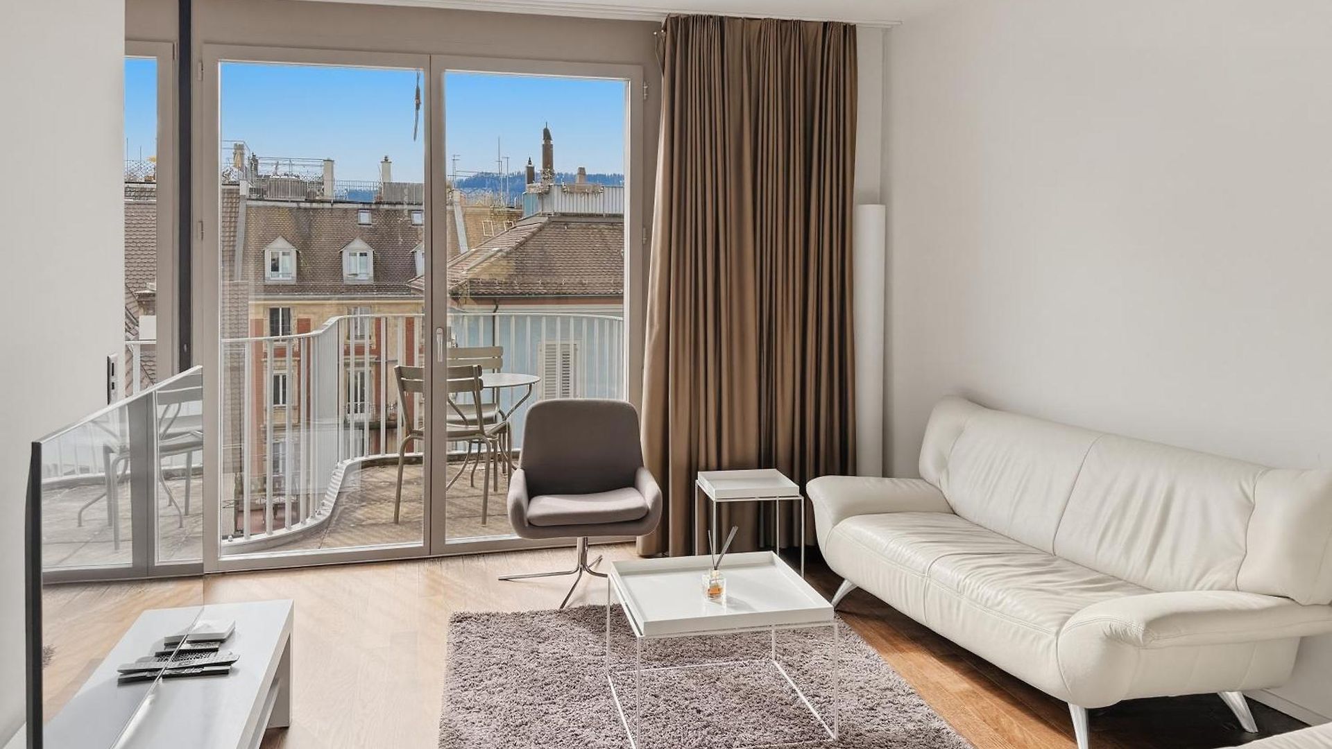Comfortable 1br Flat At Great Location - Baron 44 *