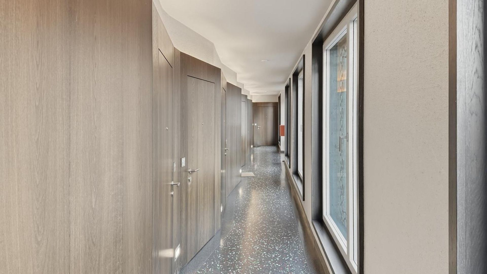 Stylish 1br In The Center - Baron 25 *