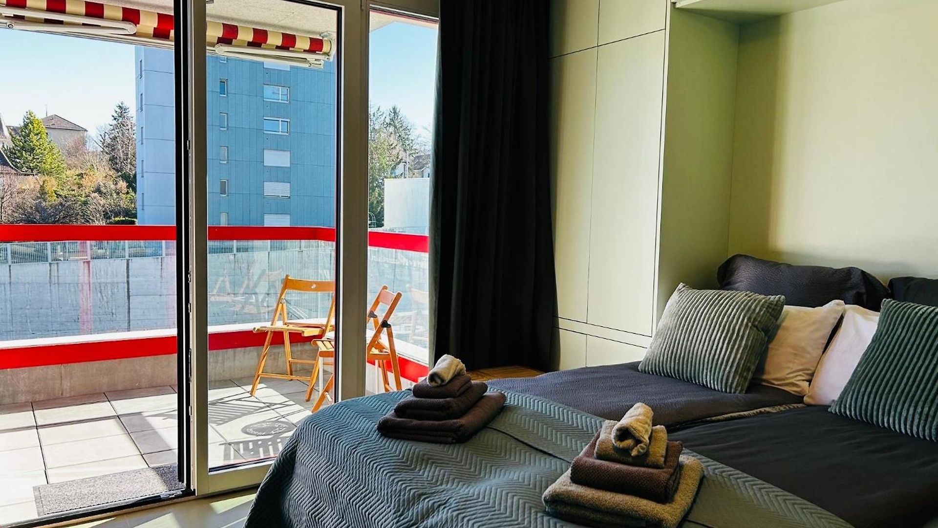 Modern Living, Luxe