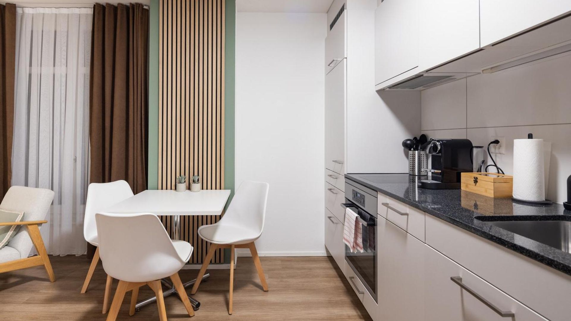 Stayy Nº7 & - Premium 24h Self Check-in Aparthotel Zürich