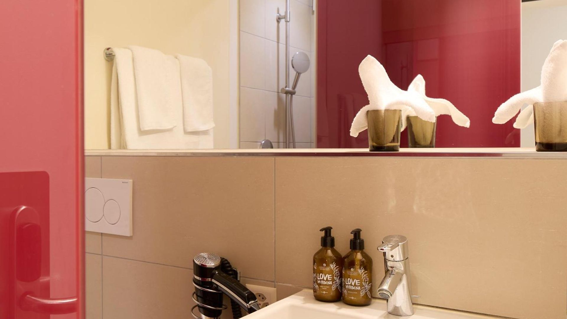 Hotel Platzhirsch - Downtown Boutique & Sushi Lounge