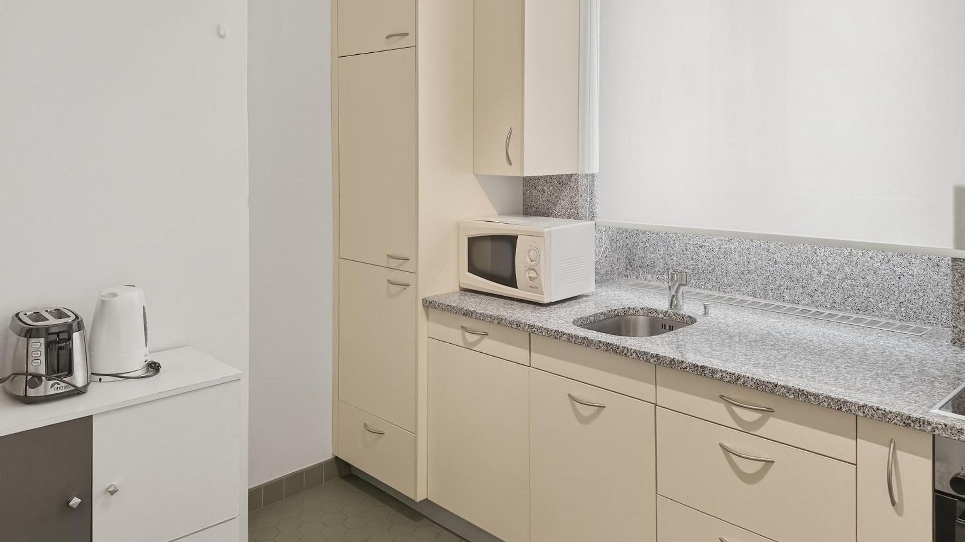 2br Near - Stardust 11 *
